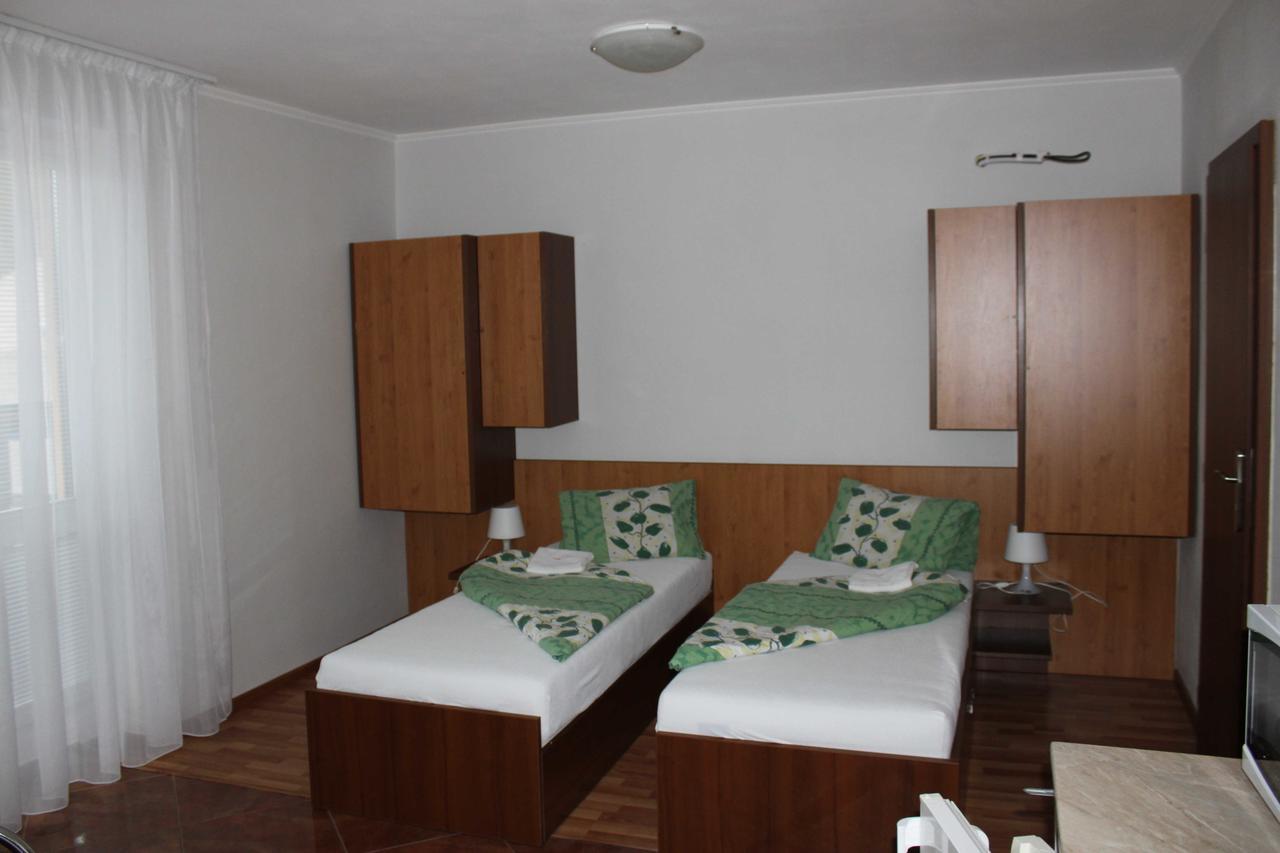 Privat Arcadia Apartment Podhájska Exterior photo